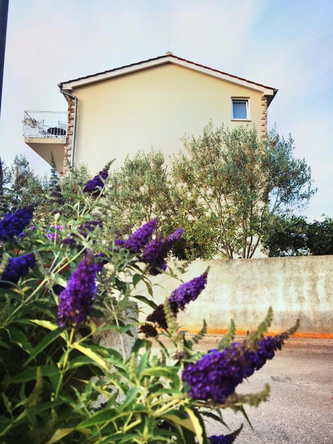 Guesthouse Olei Malinska Exterior foto